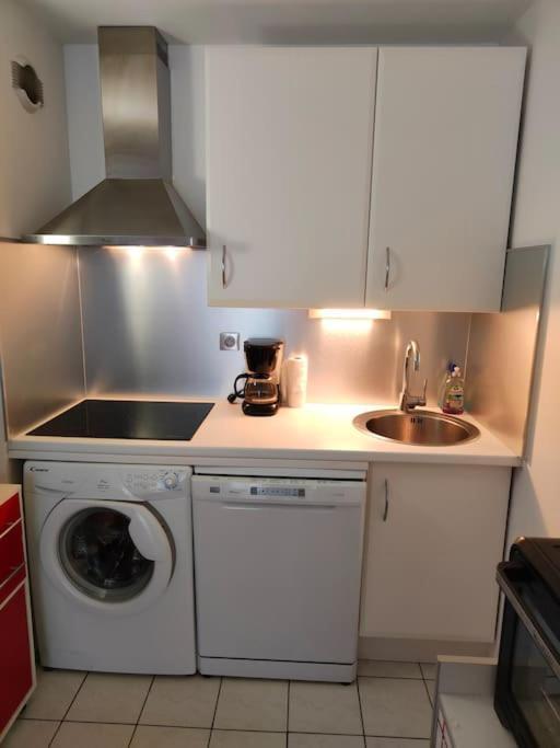 Appartement 2 Pieces Avec Une Grande Terrasse, 3 Etoiles, Wifi, Box Pour Vehicule Et Velos Les Sables-dʼOlonne Exterior foto