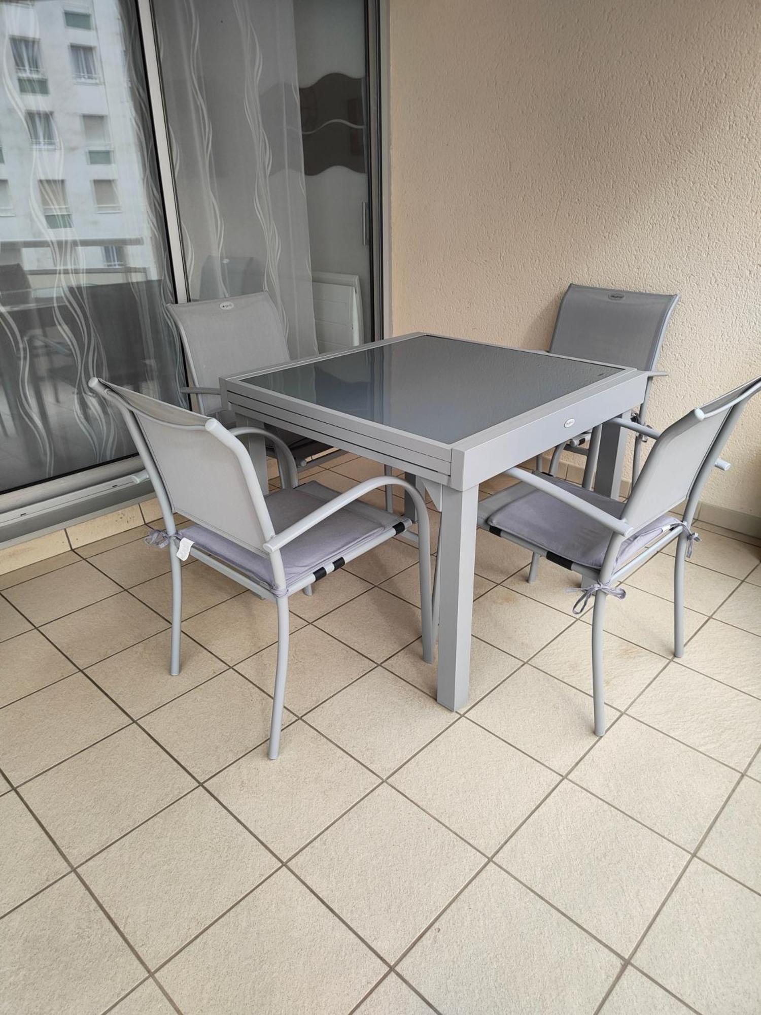 Appartement 2 Pieces Avec Une Grande Terrasse, 3 Etoiles, Wifi, Box Pour Vehicule Et Velos Les Sables-dʼOlonne Exterior foto