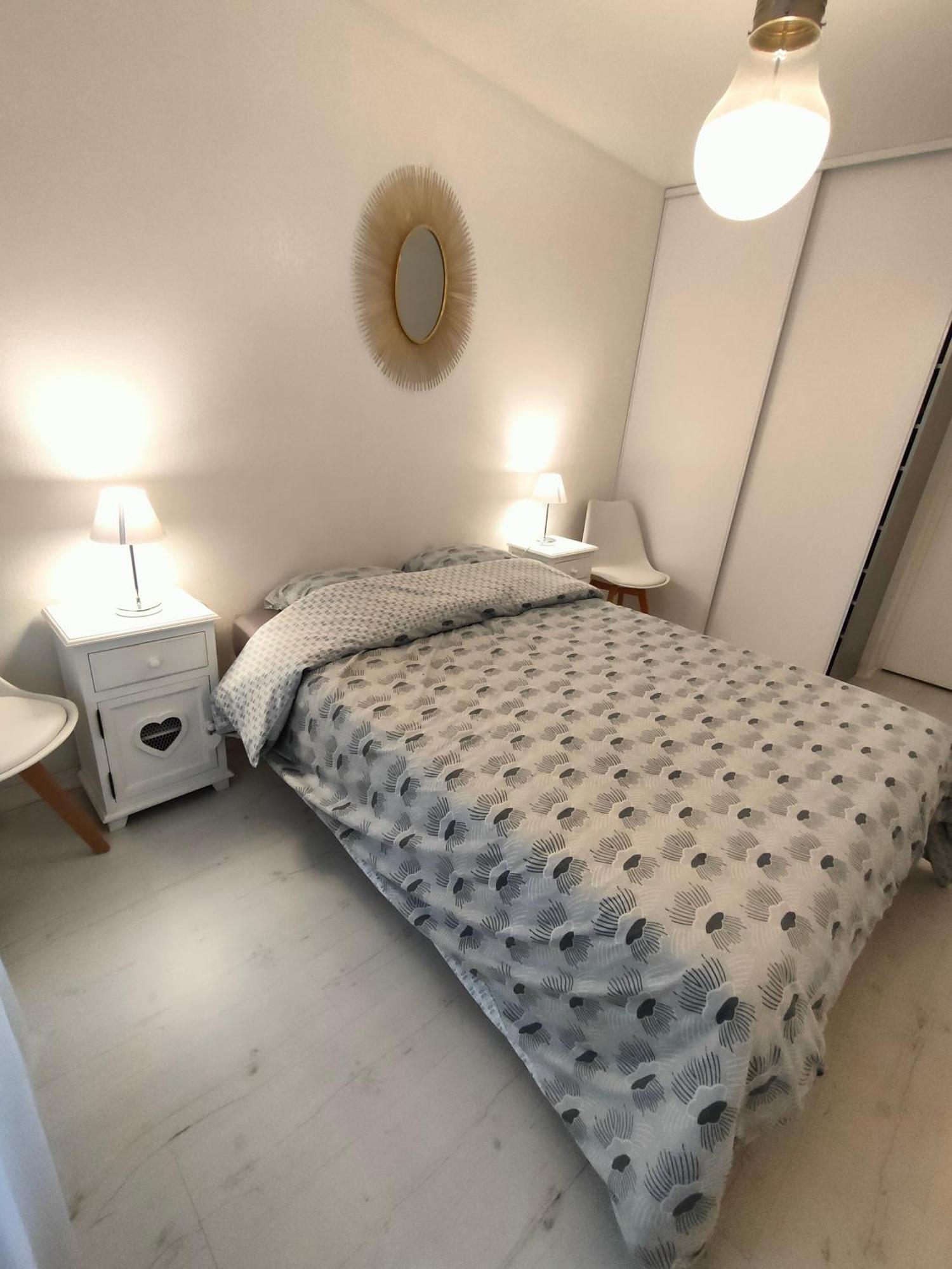 Appartement 2 Pieces Avec Une Grande Terrasse, 3 Etoiles, Wifi, Box Pour Vehicule Et Velos Les Sables-dʼOlonne Exterior foto